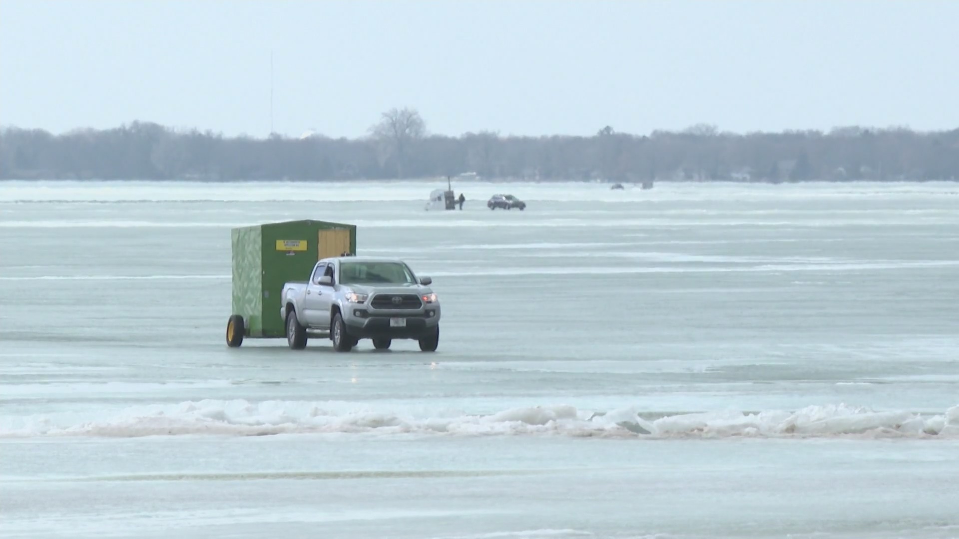 Two trucks fall through ice on Lake Winnebago near Menasha