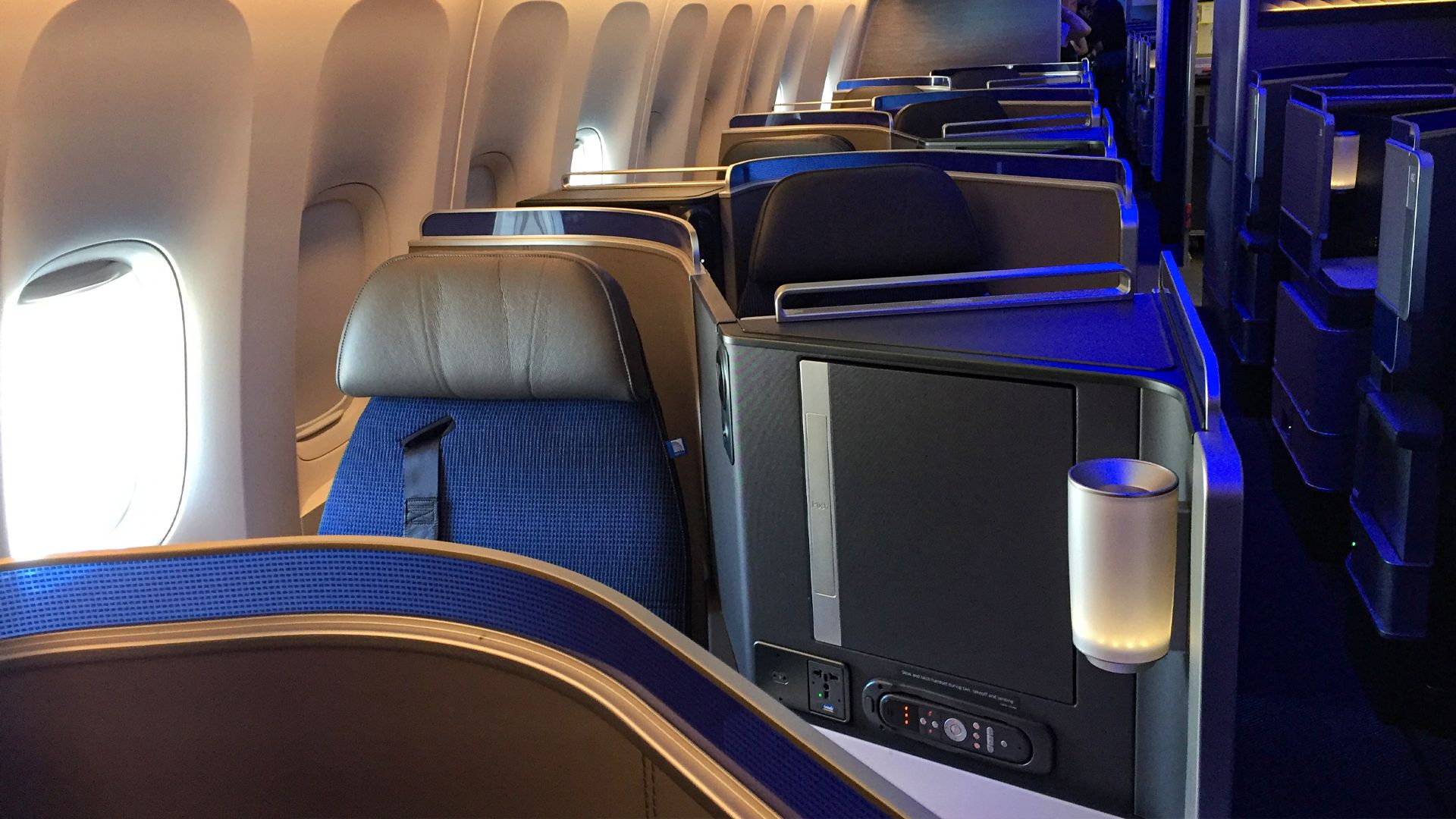 Elevated: How United Airlines’ cabin refit is transforming the carrier ...