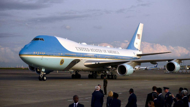 Donald Trump under fire for repainting Air Force One in his preferred ...