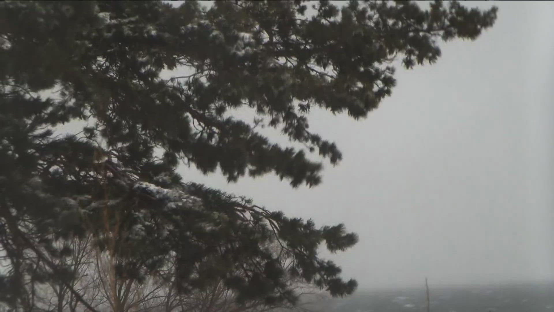 Winter storm brings heavy snow to North Shore, visibility concerns south