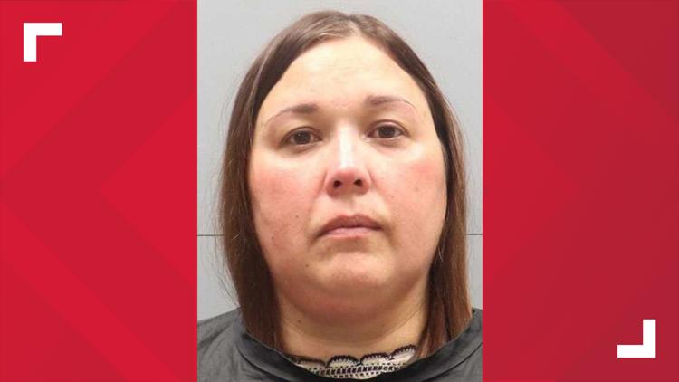 Charlotte elementary teacher arrested after punching woman, using ...