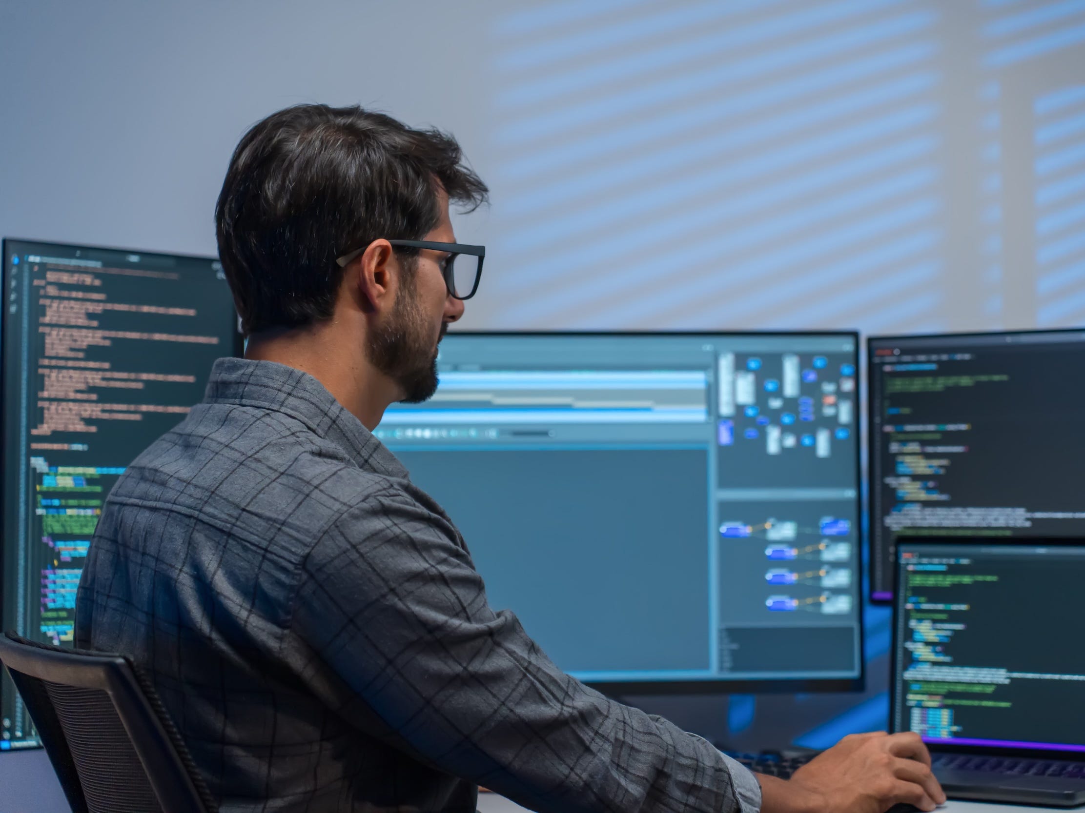 People are applauding a software engineer's honest take on AI in the ...