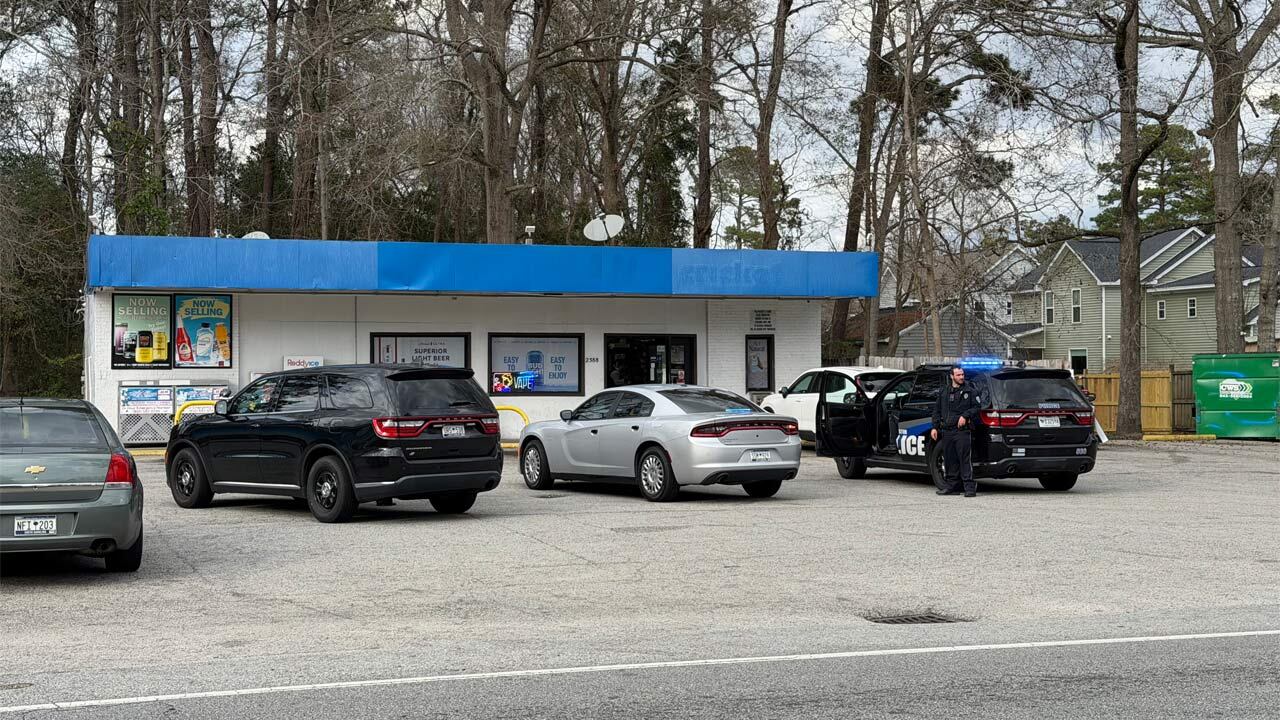 North Charleston police investigating convenience store shooting