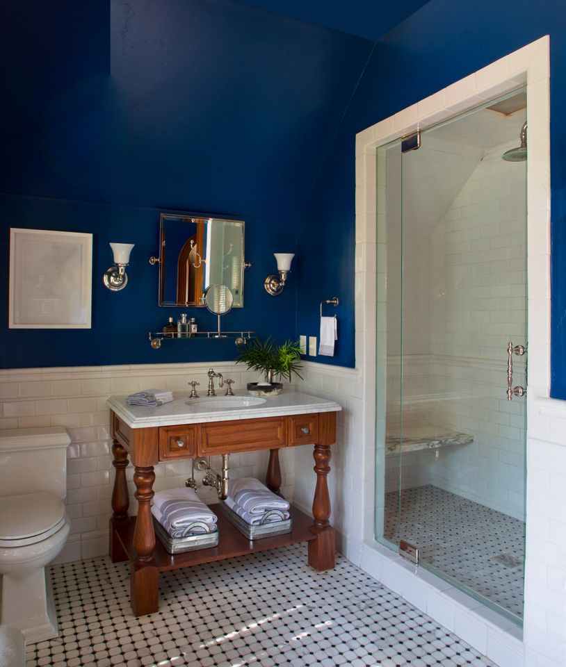 deep blue bathroom walls