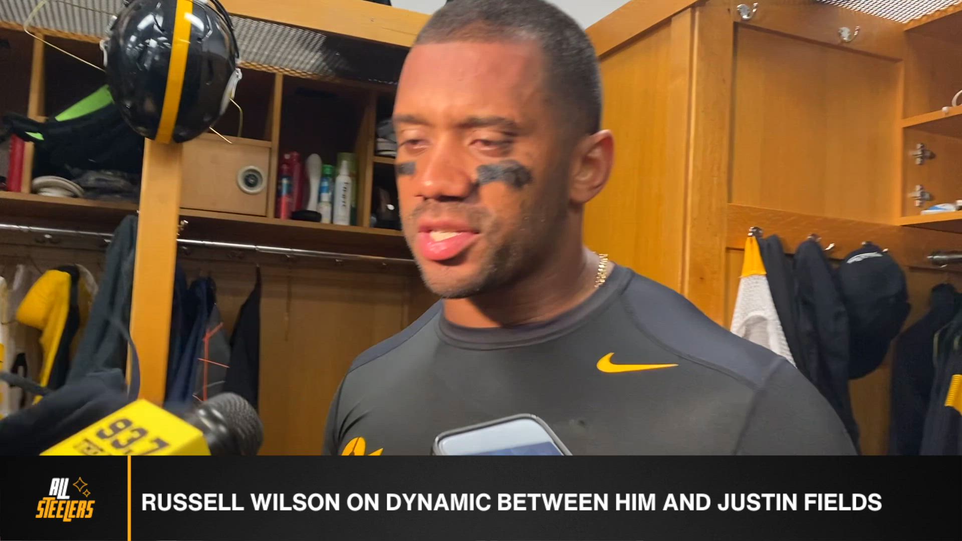 Russell Wilson Discusses Dynamic Between Steelers' QB's