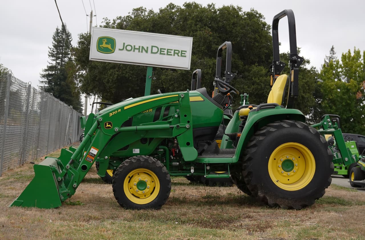 Deere earnings are coming. Investors are looking for a bottom in farming.<br><br>