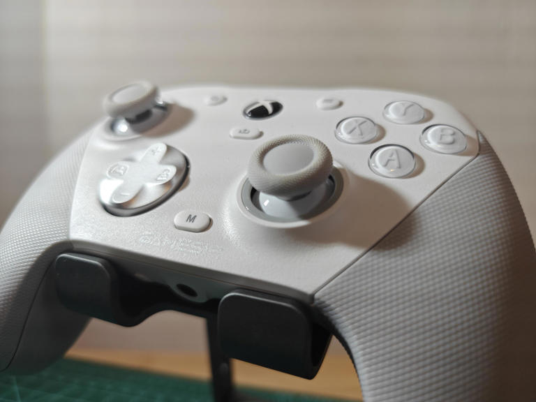 TMR vs. Hall effect controllers: Battle of the magnetic sensing tech
