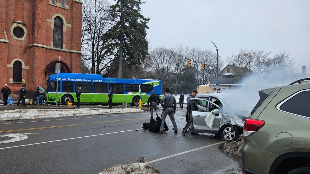 Video shows aftermath of pursuit that ended in crash involving RTS bus ...