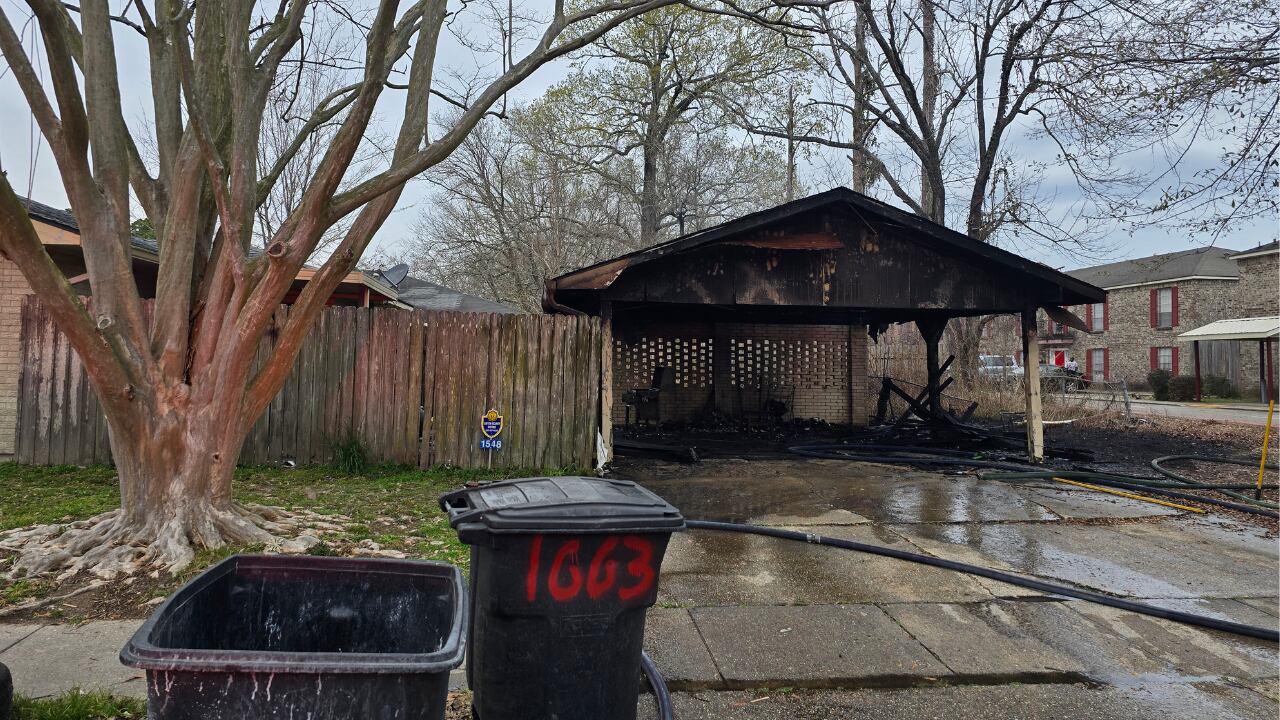 Fire intentionally set at vacant Baton Rouge home, investigators say