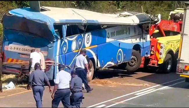 Several dead after Zimbabwe-bound bus crashes on N1 near Makhado