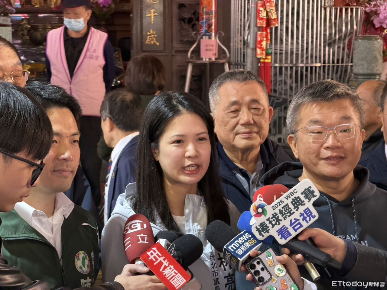 林亮君首度黨內初選挑戰 再「盧」蔡其昌站台發福袋
