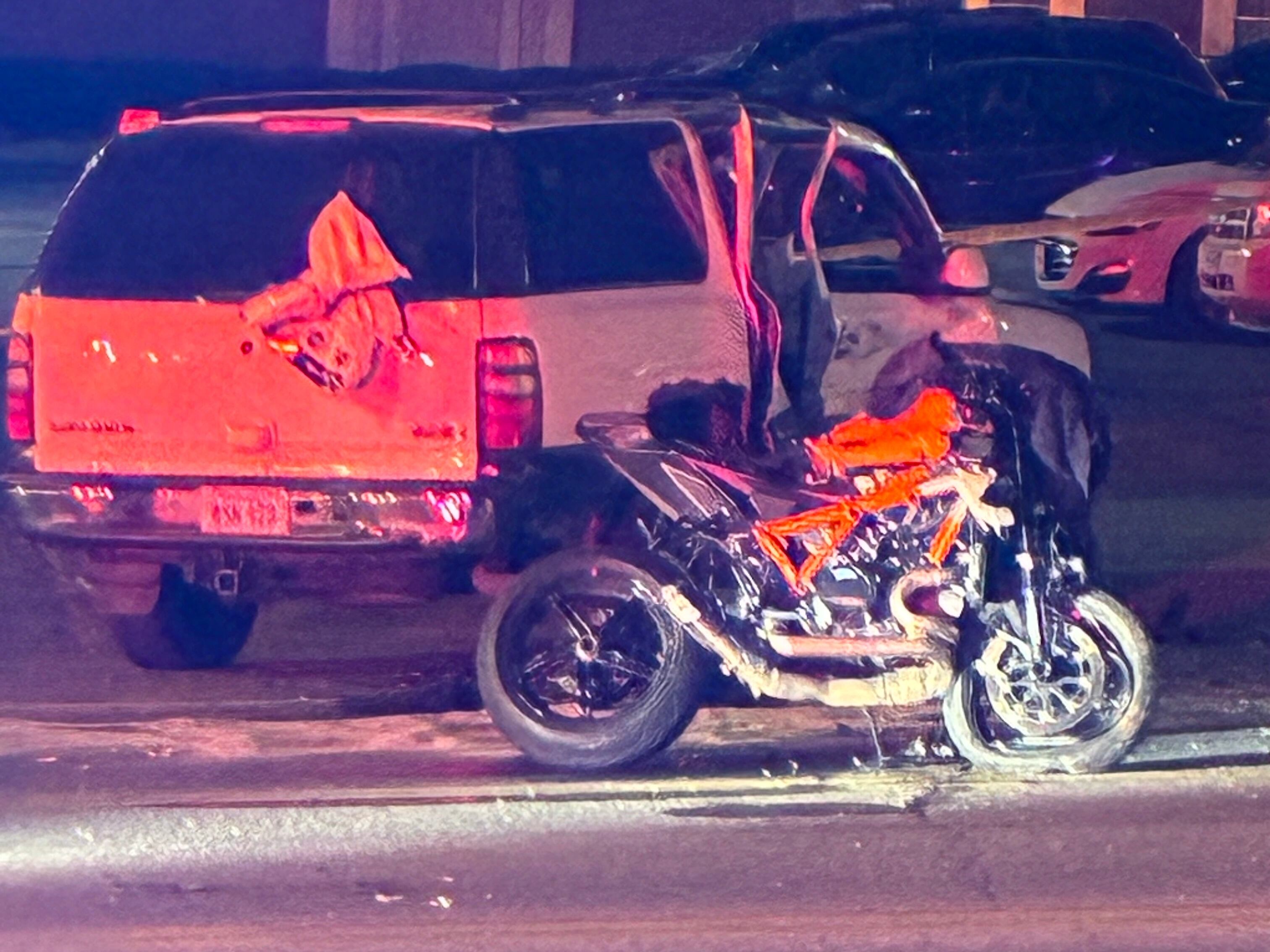 2 injured in crash on Dodge Street with motorcycle, SUV