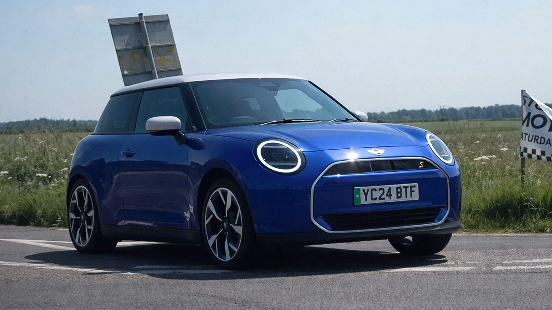 Mini Cooper SE between fun and practicality