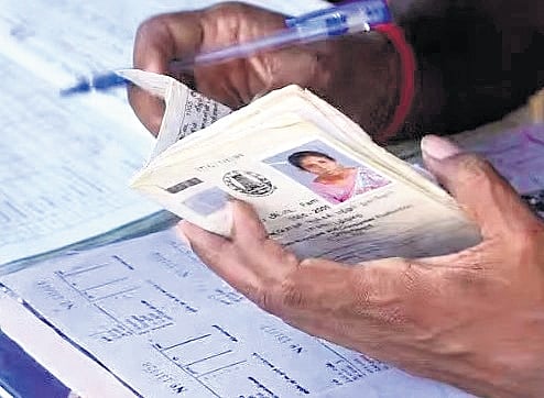 Delhi government to only accept online applications for new ration cards