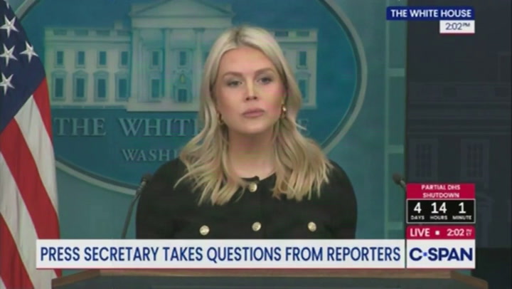 Karoline Leavitt exposed for throwing Trump under the bus over Obama post<br>