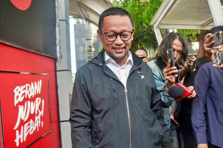 KPK memperpanjang masa pencegahan eks Menag Yaqut ke luar negeri hingga 12 Agustus 2026.