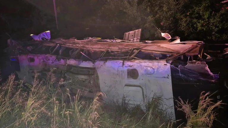 Several dead after Zimbabwe-bound bus crashes on N1 near Makhado