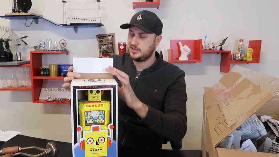 This 500 mystery box triggers radiation alerts and nobody expected that