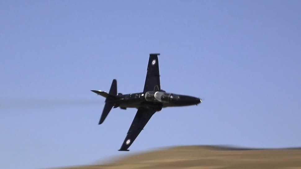 RAF Hawk T2s slice through the Mach Loop at low level