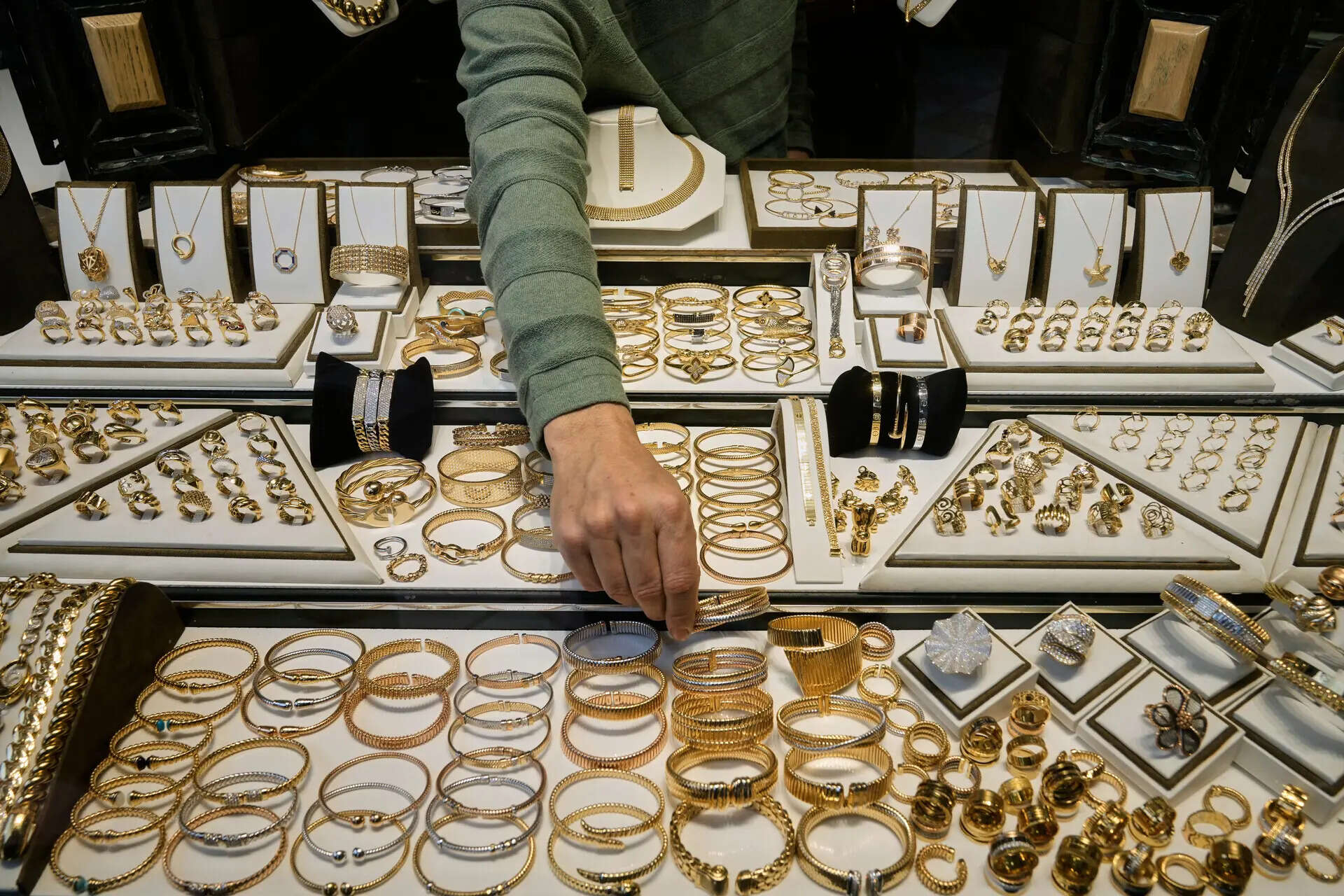Gold price today: Check rates of 18K, 22K and 24K gold in your city ...
