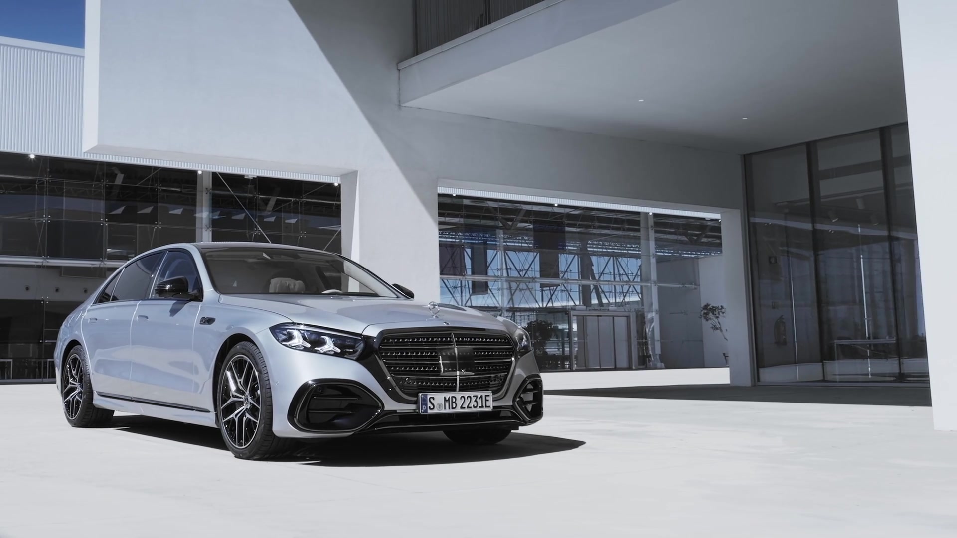 Mercedes-Benz S 580e 4MATIC saloon long version with EQ hybrid ...