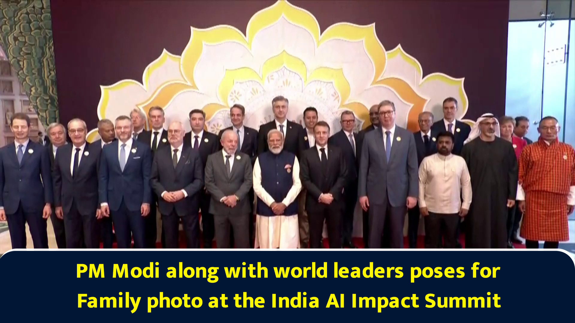 PM Modi along with world leaders poses for Family photo at the India AI ...