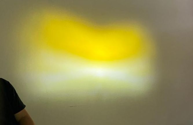 Bukan putih, ini warna lampu motor yang cocok di musim hujan