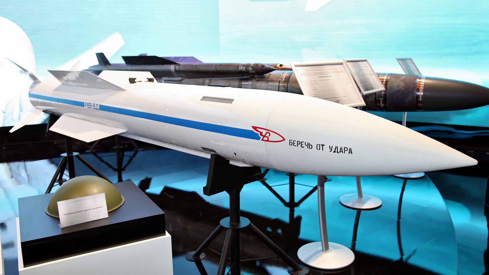 Russlands tödliche Hyperschallrakete trifft Ukraine-Jets aus 177 ...
