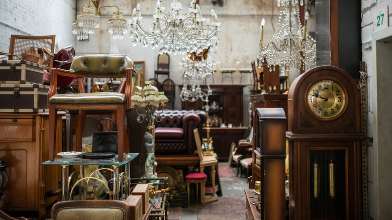 The valuable chairs to hunt for at the thrift store for a dining room ...