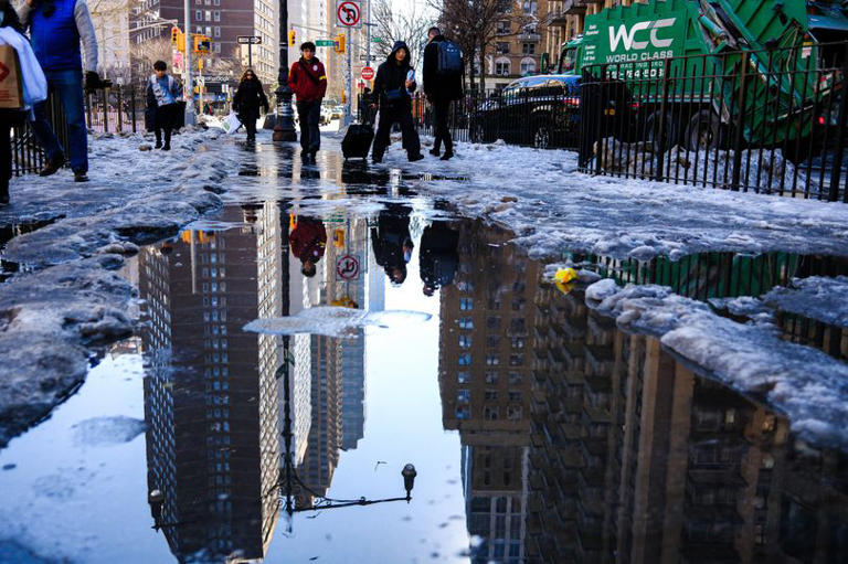 New York braces for potential nor'easter that could drop 12 inches of ...