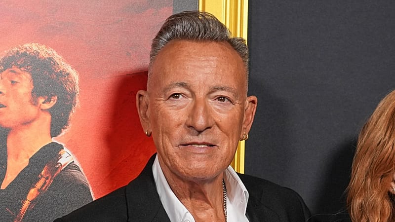 White House hits back at 'loser' Bruce Springsteen as he announces ...