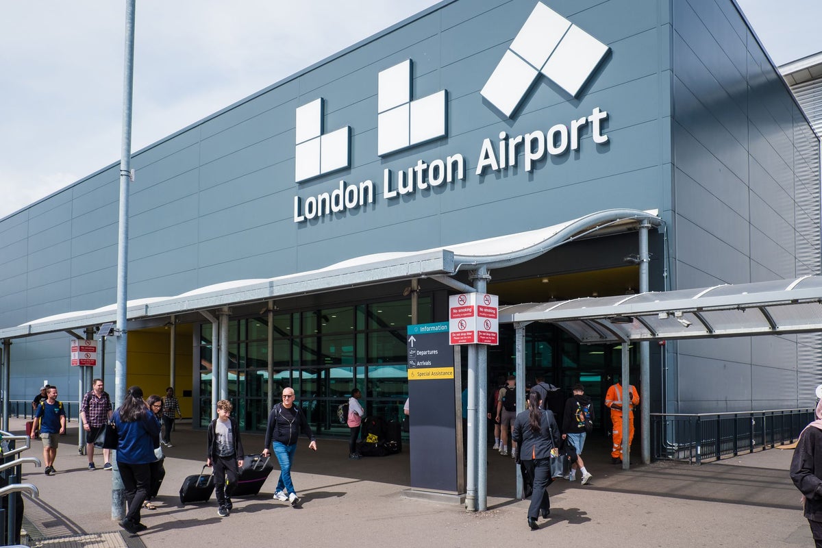 Wizz Air launches new bag drop service at London airport