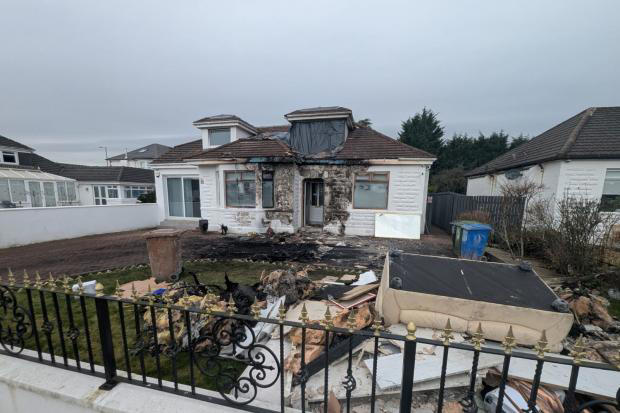 Car and bungalow TORCHED in disturbing willful fire on Glasgow street