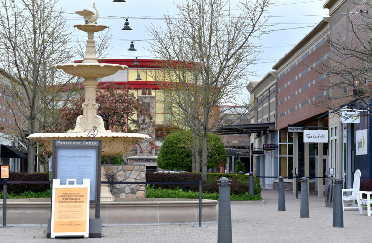 2 teens charged in Partridge Creek tree-lighting shooting