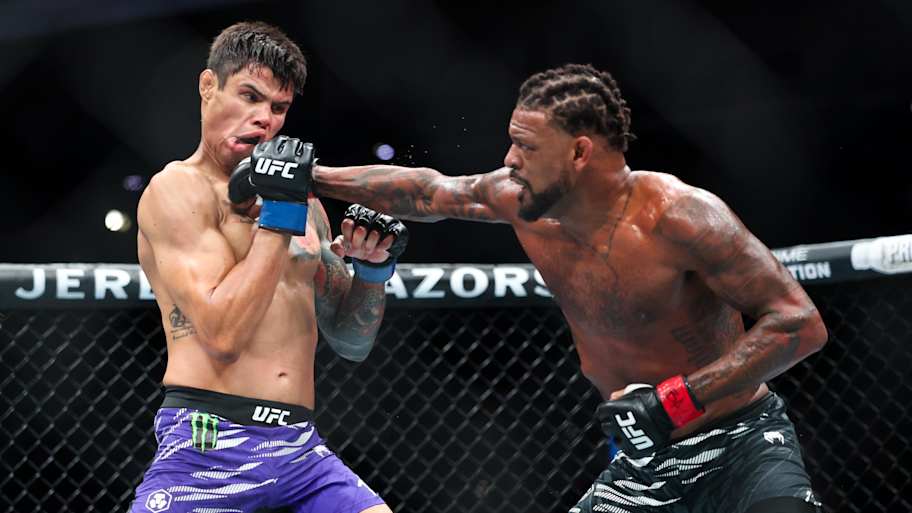 UFC adds fan-friendly fight to bolster Holloway vs. Oliveira-headlined ...