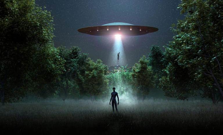 This scientist says life on Earth may have been planted by aliens ...