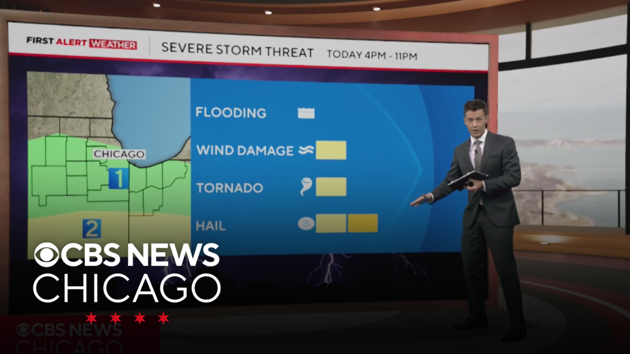 Severe storm threat moving into Chicago area