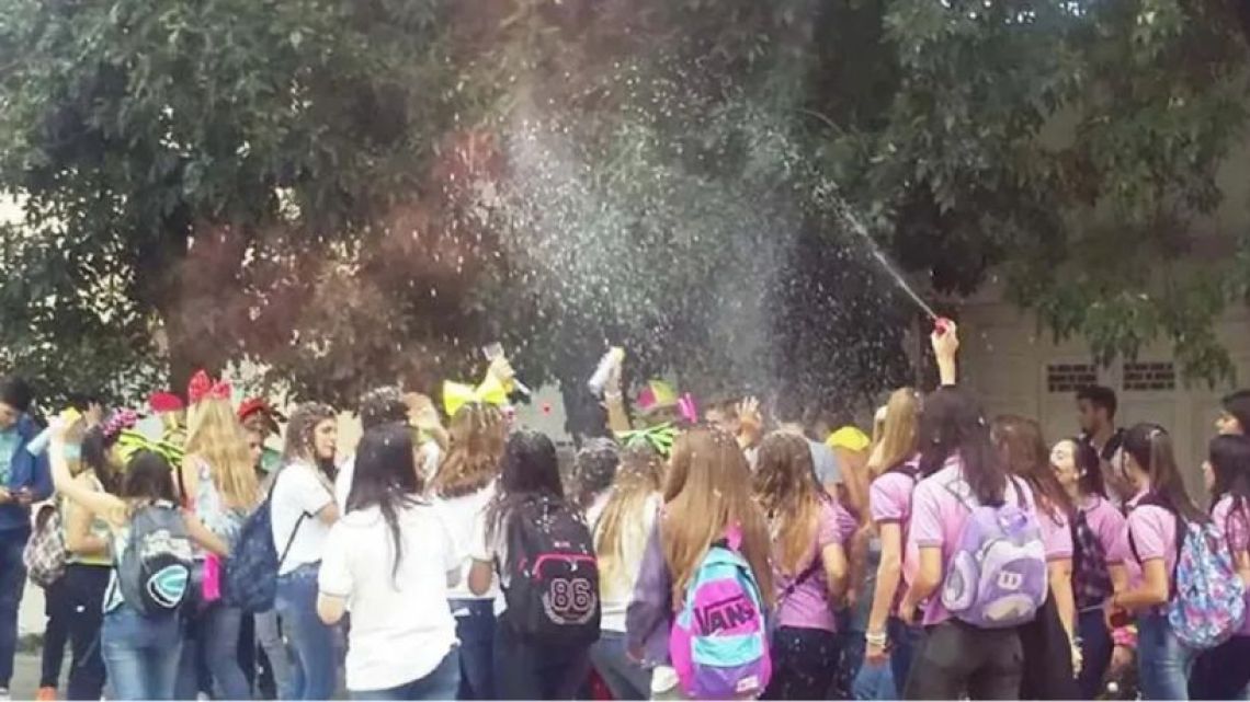 Festejo descontrolado por el UPD en San Juan: una adolescente de 17 ...