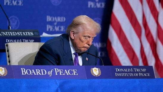 Trump caught sleeping during Board of Peace speeches, new video ...