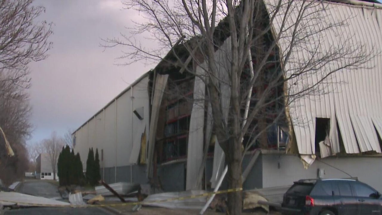 3 hurt in factory explosion