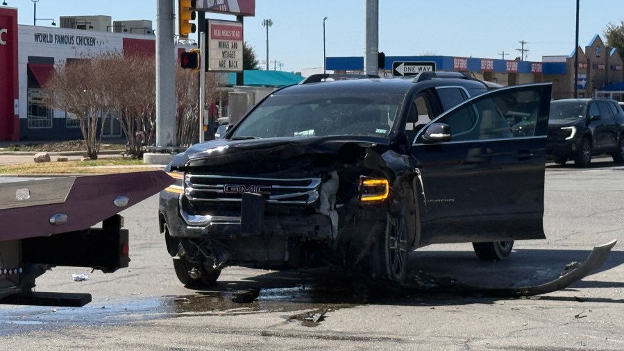 1 hospitalized after 2-vehicle crash on Bryant Boulevard