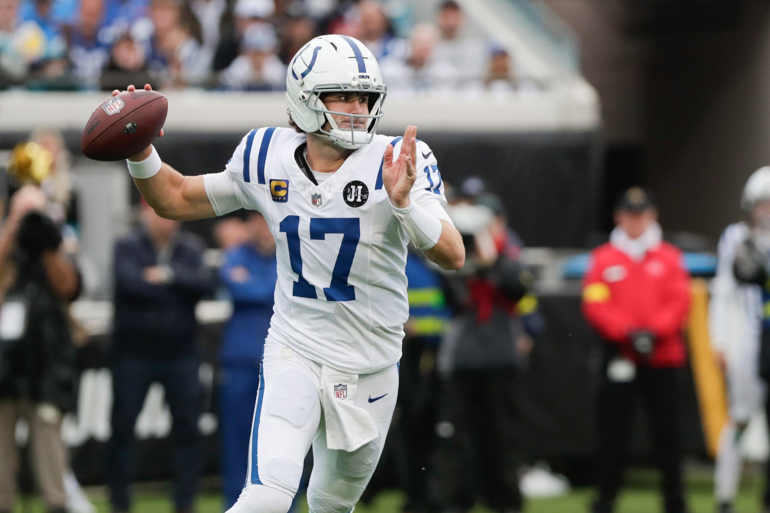 Colts expected to re-sign Daniel Jones<br><br>
