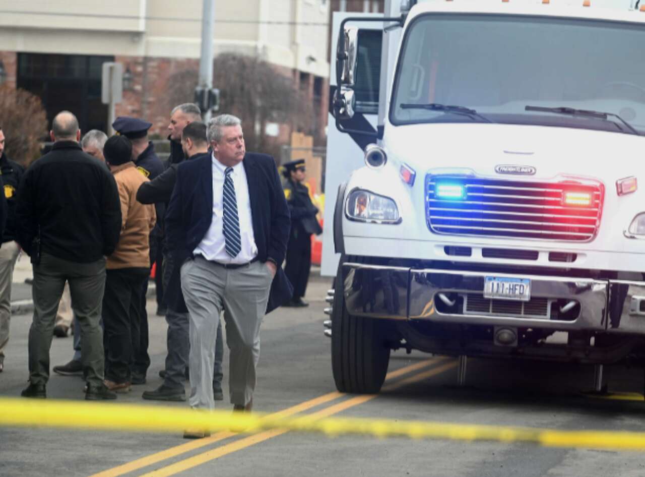 Hartford police fatally shoot man who pulled knife on Capitol Avenue ...