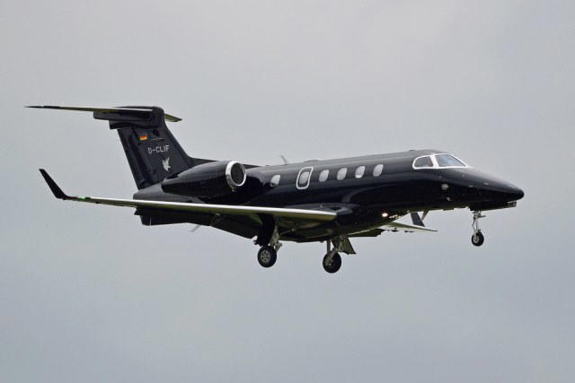 Soaring to the top: An in-depth look at the Embraer Phenom 300, America ...