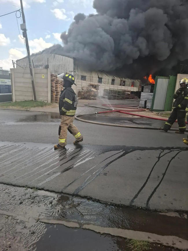 in-pictures-germiston-chemical-factory-explosion-forces-mass