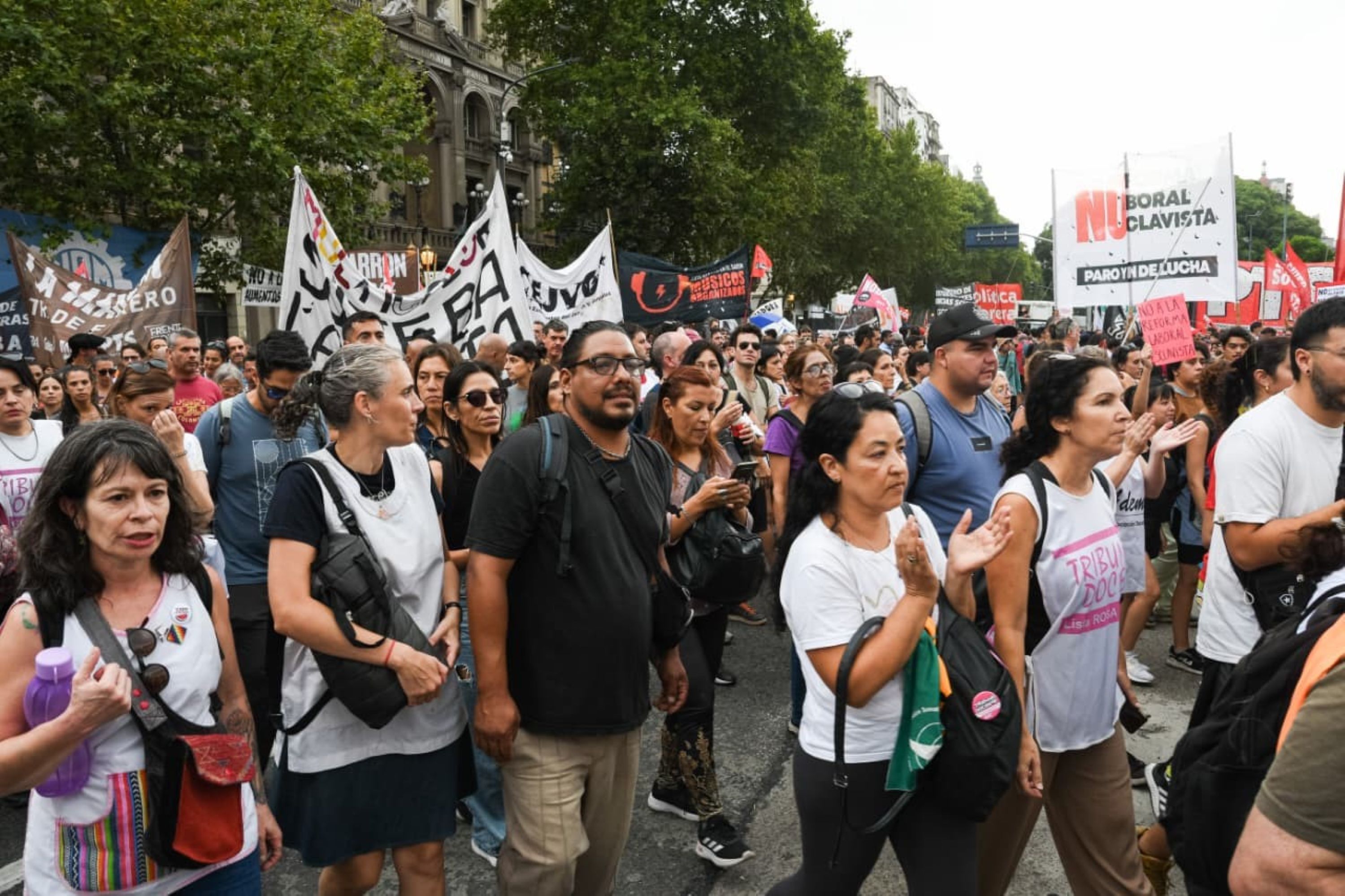 Argentina se paraliza por huelga general contra la reforma laboral de Milei