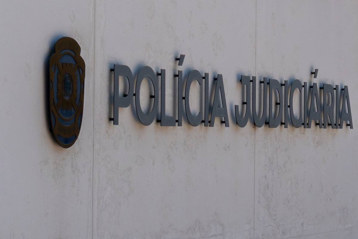 Chefe das Finanças é detido em esquema de regularização ilegal de imigrantes