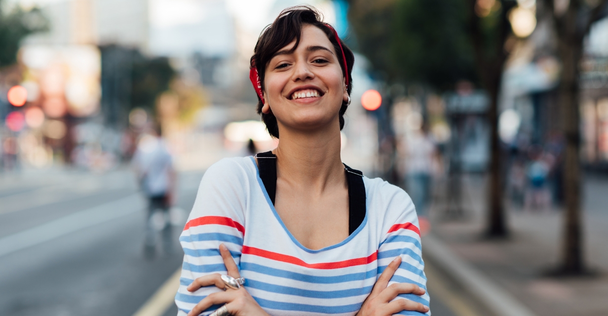 People who instinctively smile at strangers tend to have these 12 ...