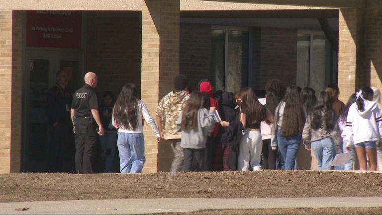 Edison Middle School students stage second anti-ICE walkout in 2 days
