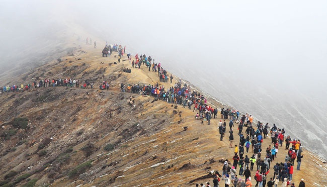 Kawah Ijen dibuka kembali setelah penutupan sementara